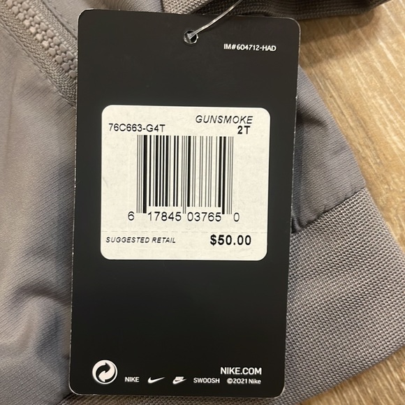 NWT Nike Boys Grey Windbreaker Jacket Size 2 - Picture 3 of 5